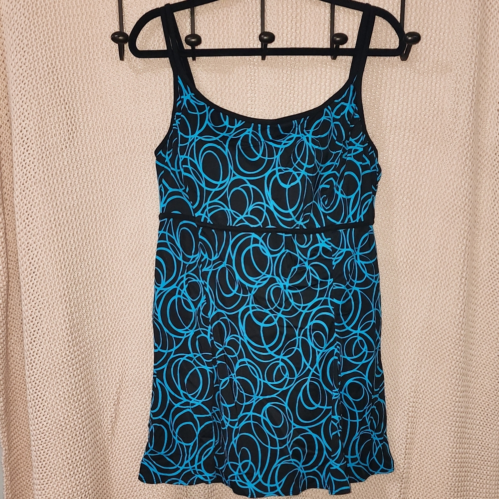 Swimsuit swirl pattern